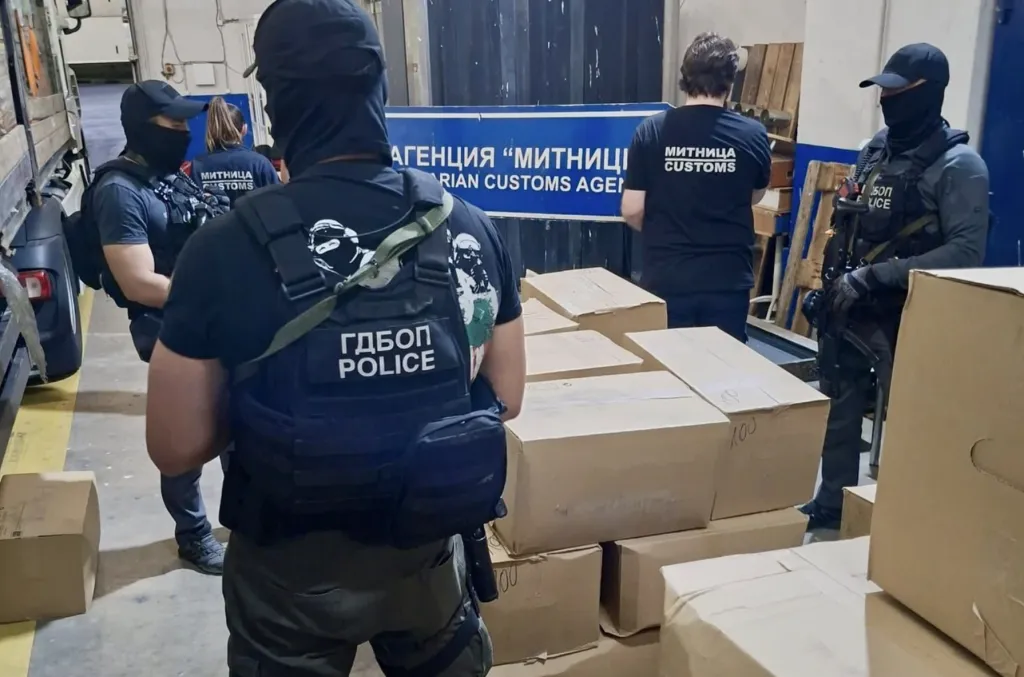 Шестима души и 400 килограма марихуана задържа ГДБОП на Дунав мост