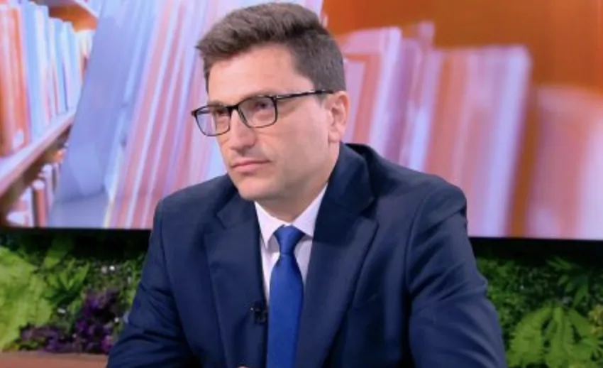 Сабрутев: Обещаха да се борят с олигархията, започнаха да се бият с пенсионерите и с майките
