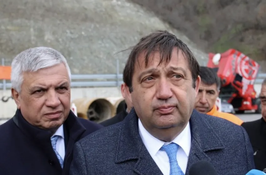 Иван Шишков направи внезапна проверка на свлачището на АМ „Струма“