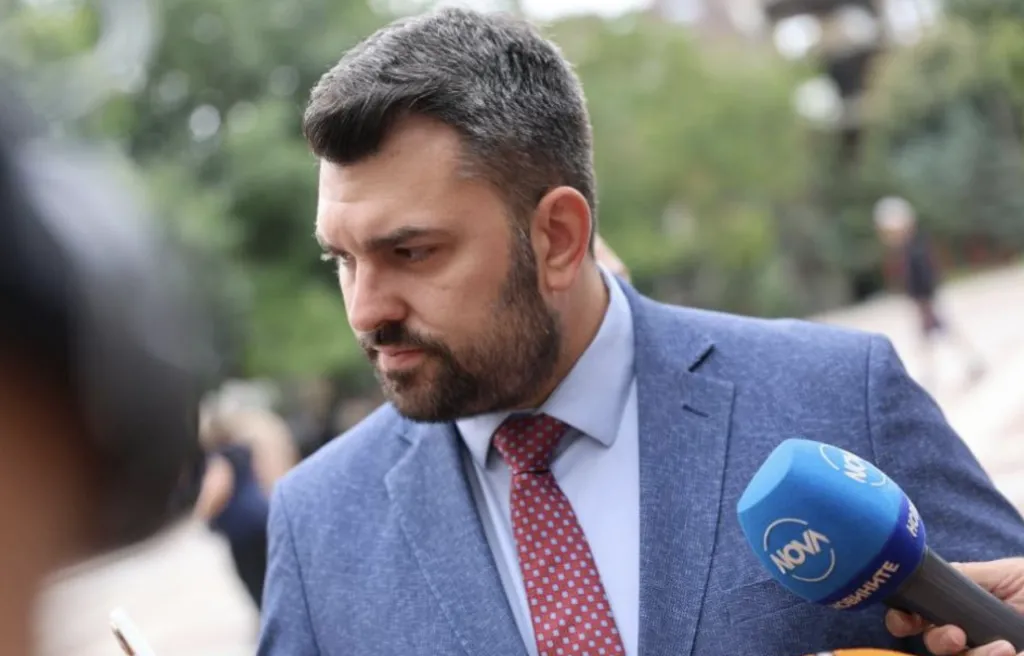 Георг Георгиев призова за консултации с НАТО по чл. 4