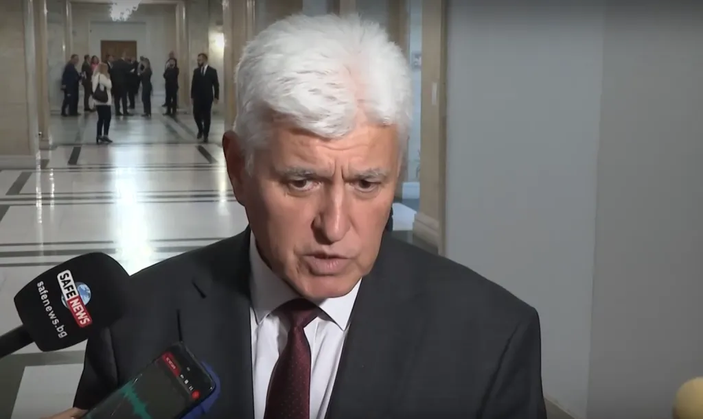 Стоянов: Американският самолет на летище „Васил Левски“ прибира остатъчно оборудване