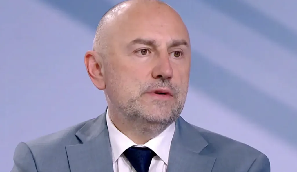 Каримански: ЕК стъпва на по-стара информация за дефицита ни, вината за това е на Петкова