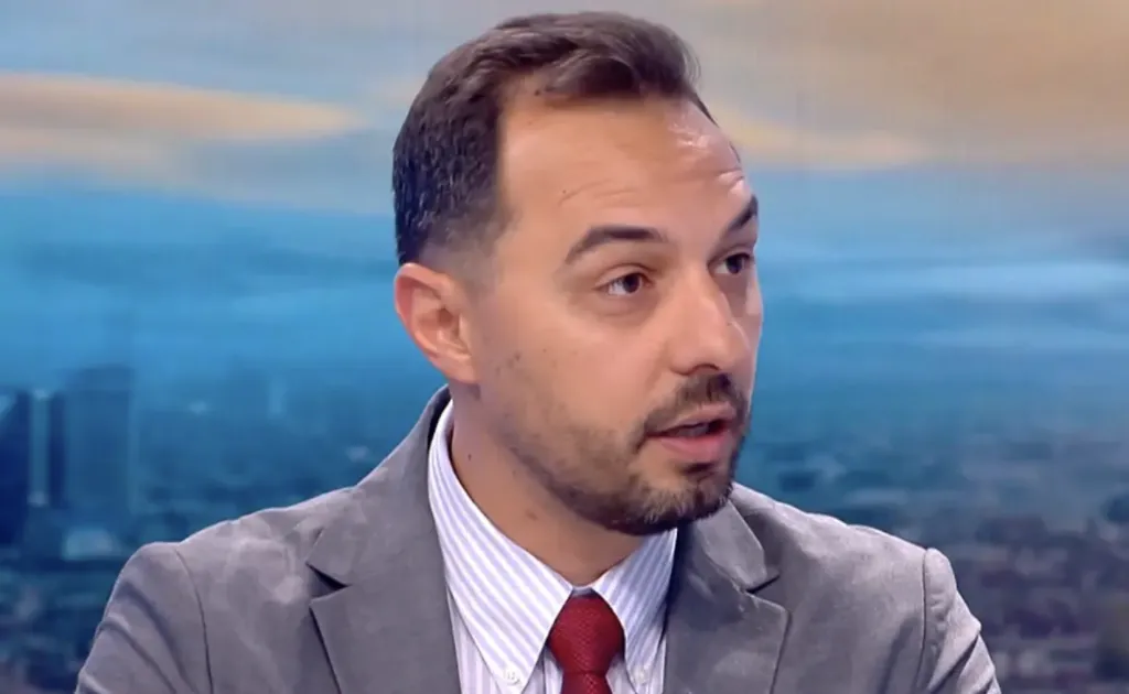 Богданов: Ако променяме решенията за помощта за Украйна, трябва да мине през парламента