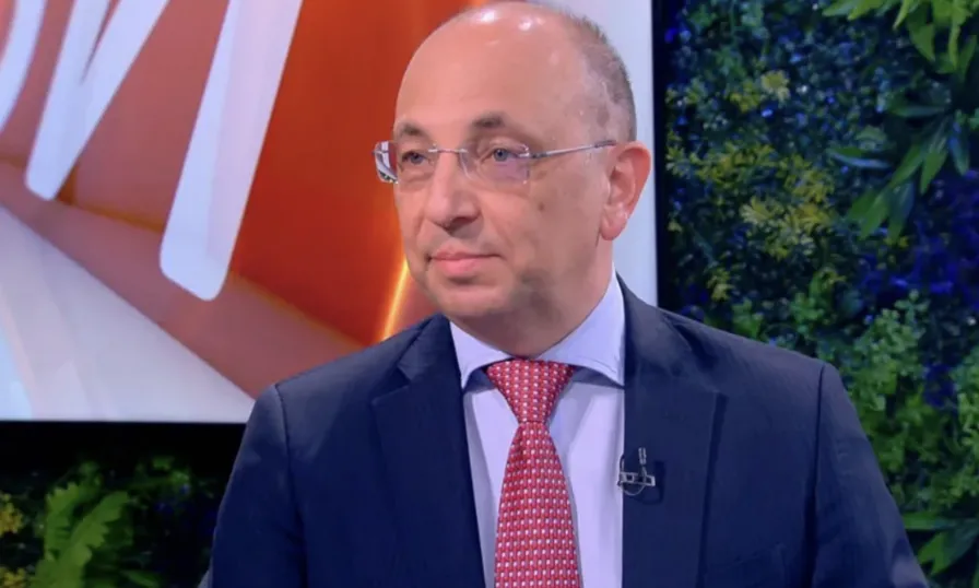 Николай Василев: Администрацията спокойно може да се намали с до 30 хиляди души