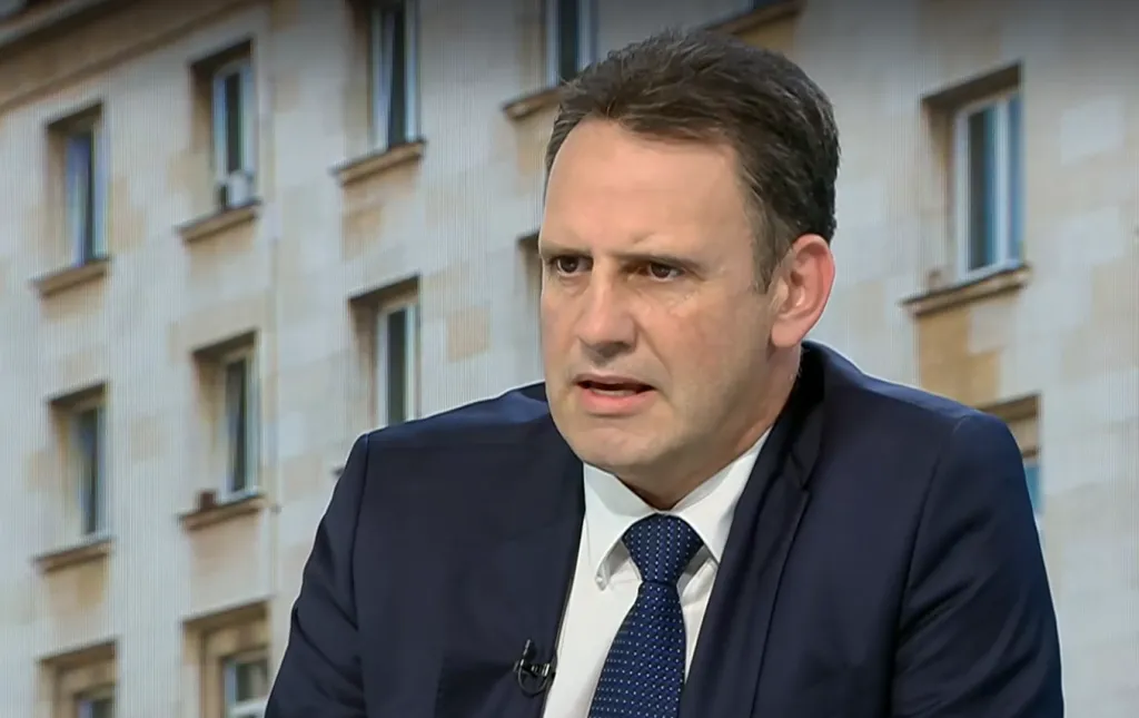 Иван Ангелов: България е предоставила достатъчно военна помощ на Украйна и това трябва да спре