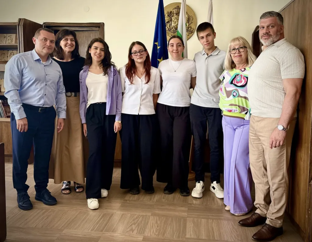 Пенчо Милков пожела успех на новото ръководство на Младежкия парламент