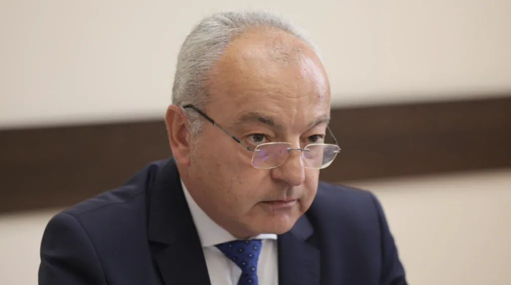 Министър Донев поиска бюджетните структури да представят проектосметките за 2027 г.