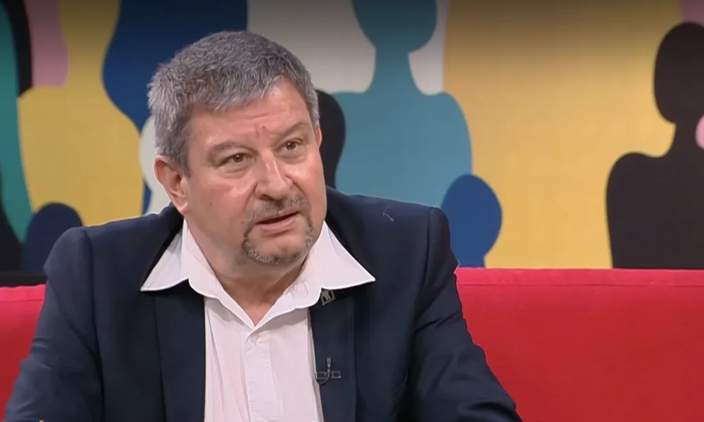 Юлиян Петров: Бюджетът за образование намалява, даваме аванс до септември