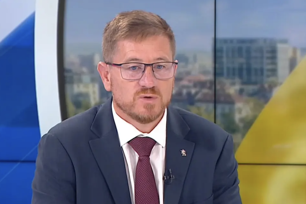 Димо Дренчев иска фармацията да плаща данък свръхпечалба
