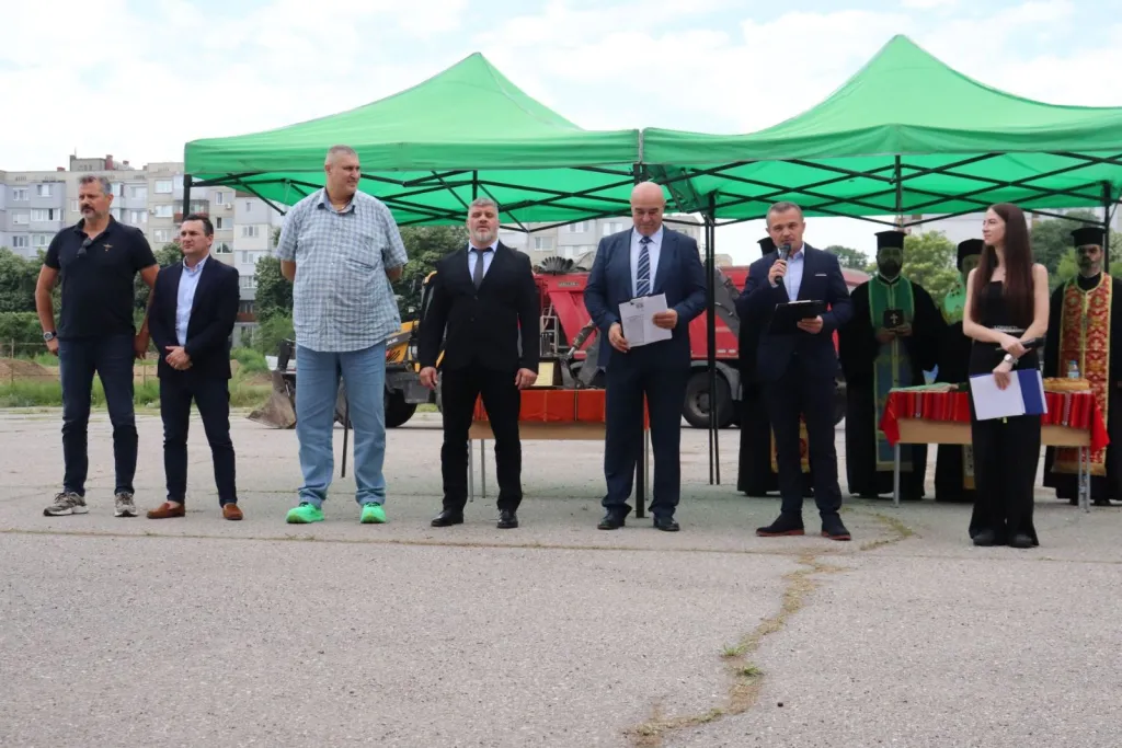 В Русе дадоха старт на строежа на нов модерен физкултурен салон за бъдещи шампиони