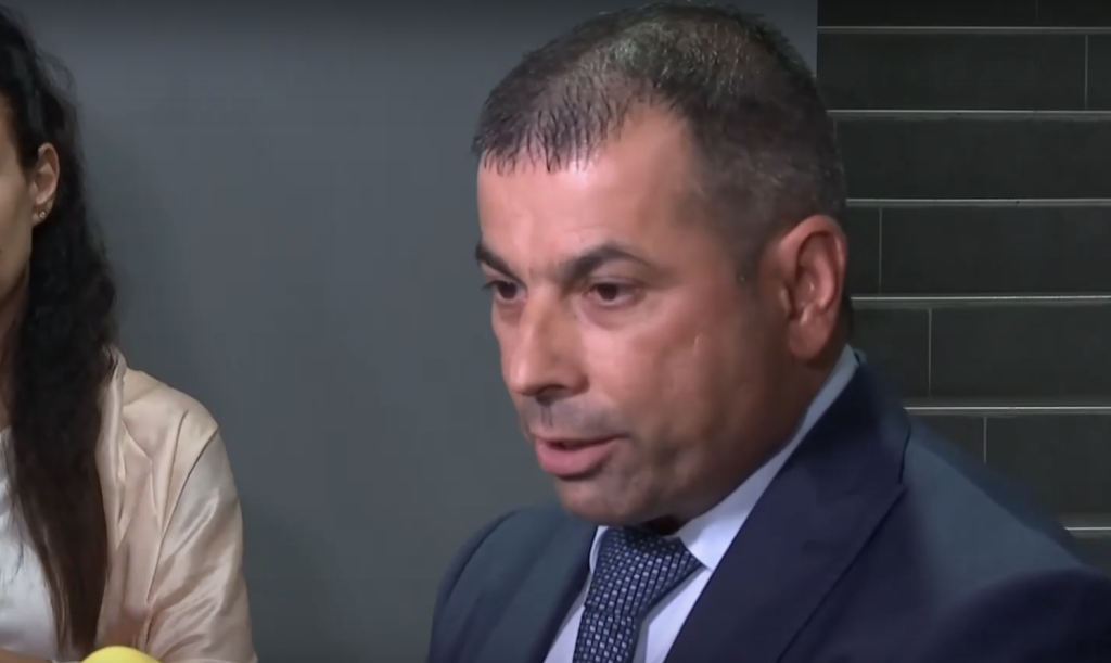 Задържаха жената на един от „Калашниците“ за заплахи и агресия срещу свидетел по делото