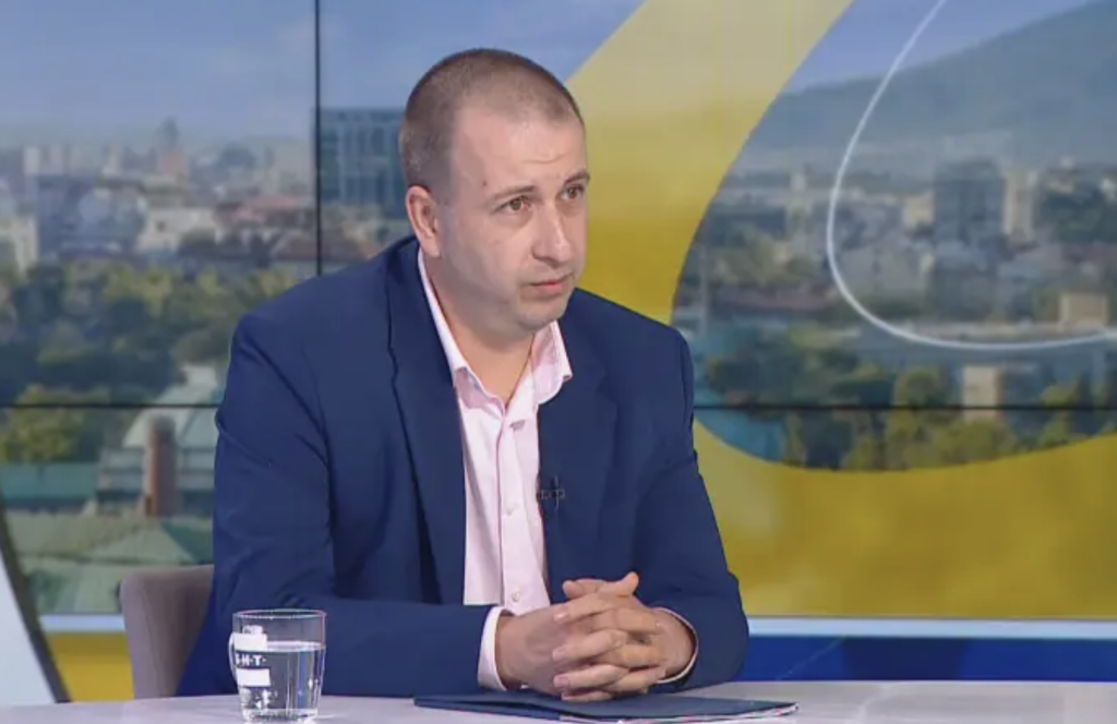 АПИ: До 3-4 години ще бъдат завършени участъците от АМ „Хемус“ до Велико Търново