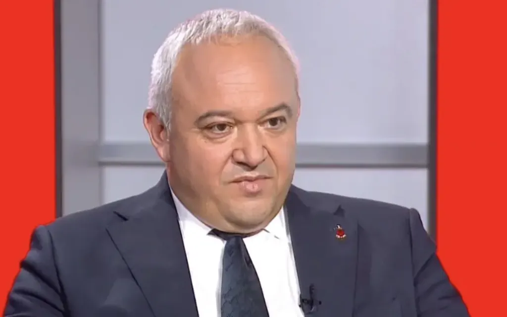 Иван Демерджиев: Атанасова е пътувала с два паспорта – личен и служебен