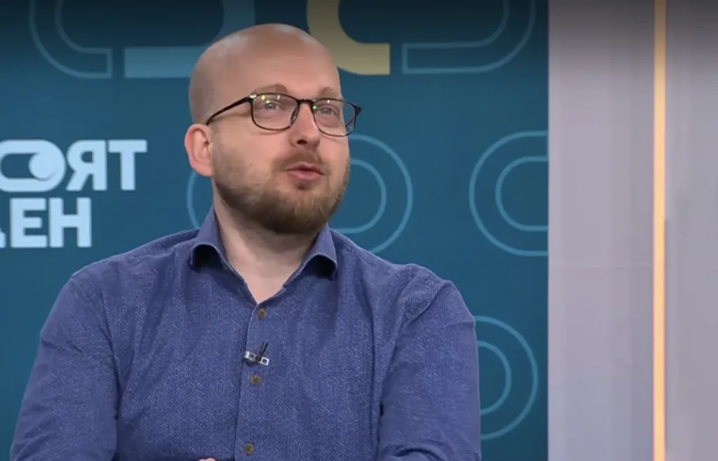 Киберексперт: Сигналите за бомби са изпратени автоматично чрез публично достъпни системи