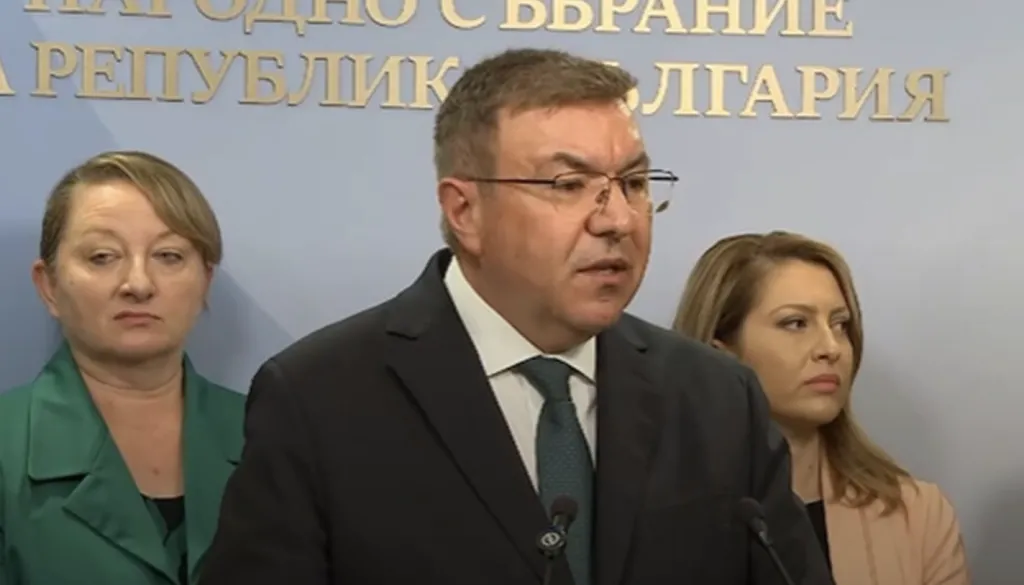 ГЕРБ внася законопроект за забрана на социалните мрежи за деца до 16 години