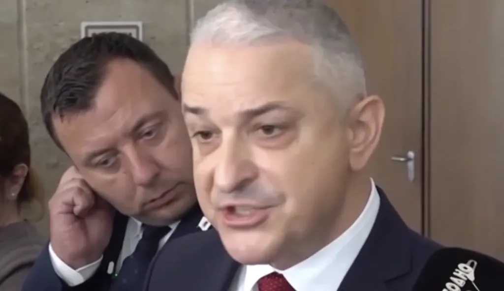 „Възраждане“: Предложенията на ГЕРБ за забрана на социалните мрежи са мъртвородени, нашите са по-добри