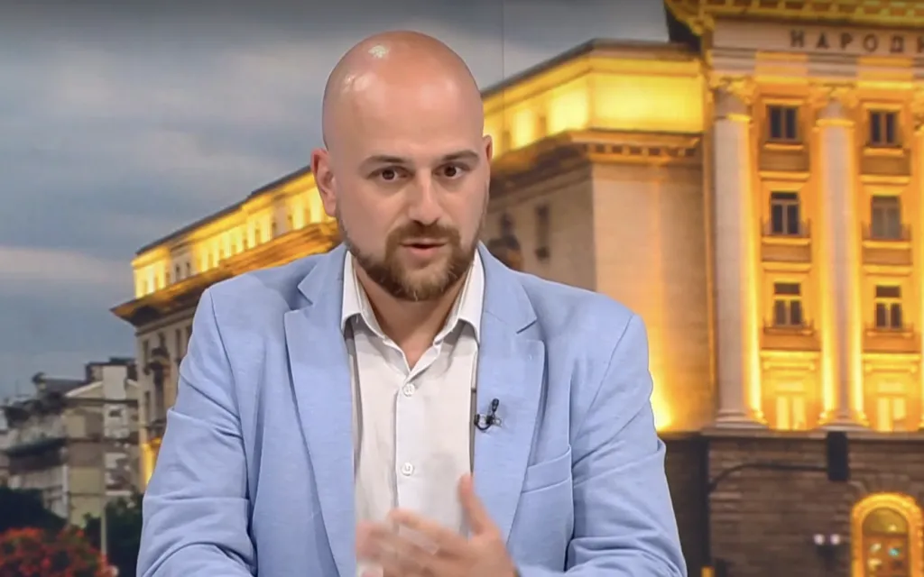 Светлин Тачев: Радев избира балансираната политика, за да не трупа негативи