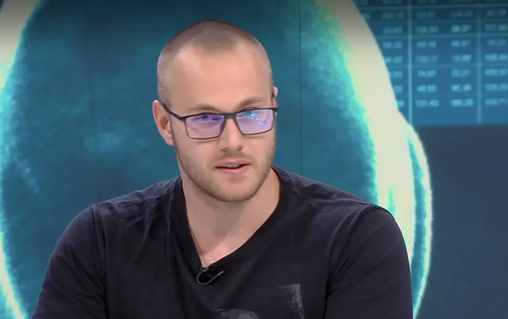 Ален Симеонов: Проектозаконът за забраната за достъп до социални мрежи е дигитално робство