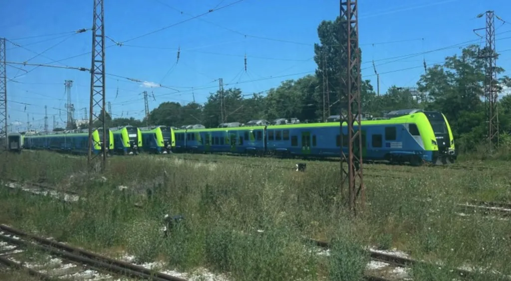 Новите влакове тръгват от септември
