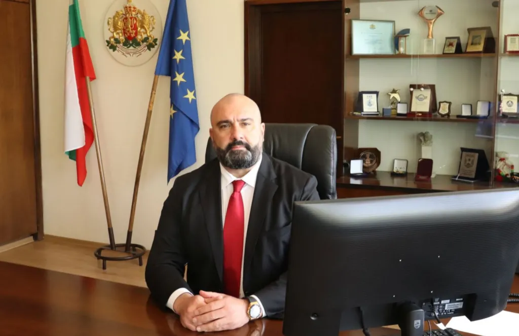 Областният управител проф. Владимиров спря изграждането  на енергиен парк на терен от 50 дка. държавна земеделска земя  край Русе