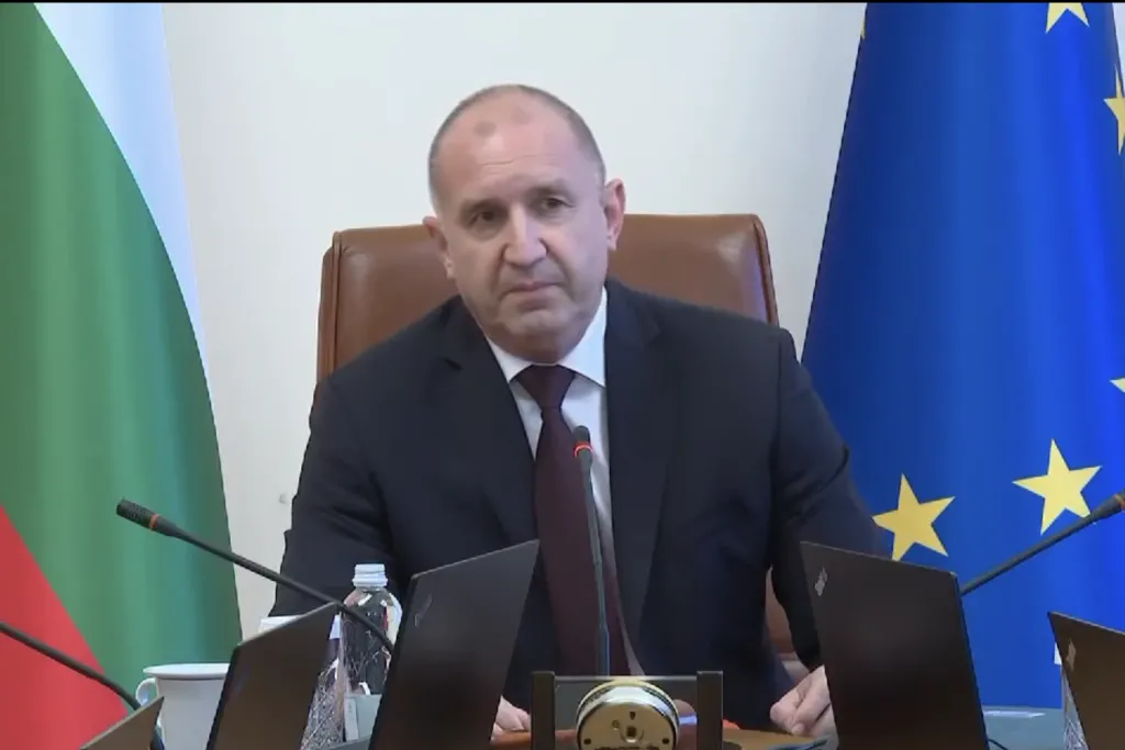 Радев: България е извадила трима души от 21-ия пакет със санкции срещу Русия