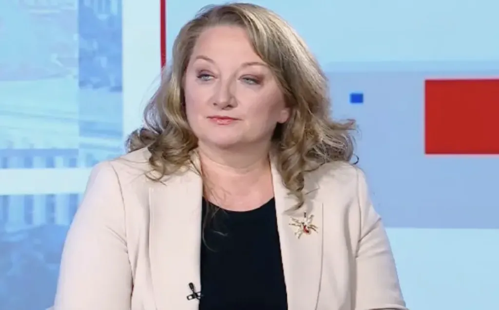 Деница Сачева за Демерджиев: Държи се като инфлуенсър, създава само хаос и манипулации