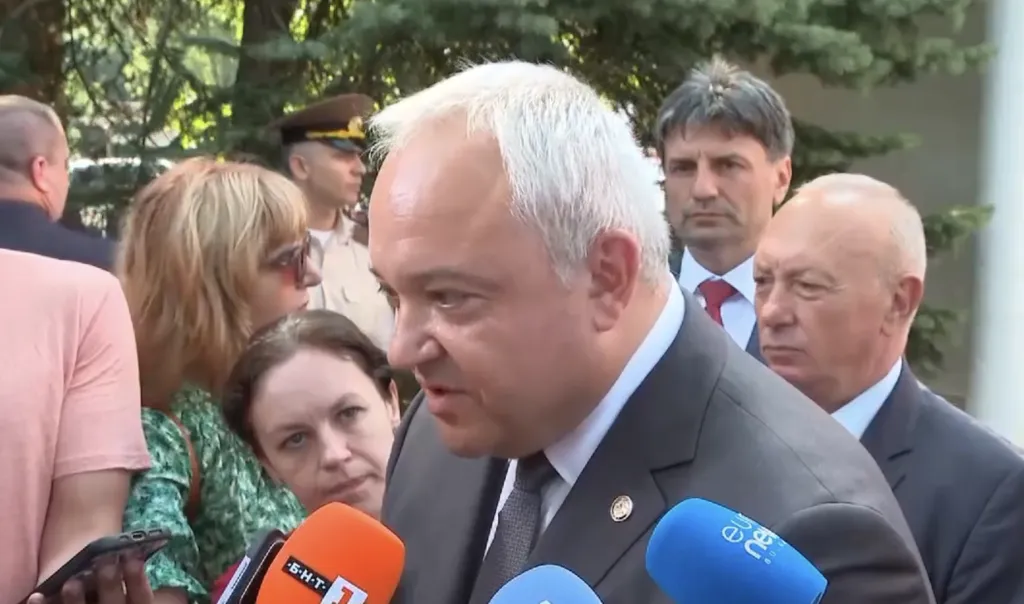 Демерждиев: Трябва да се действа срещу хора, които подпомагат други лица да избягват санкциите по „Магнитски“