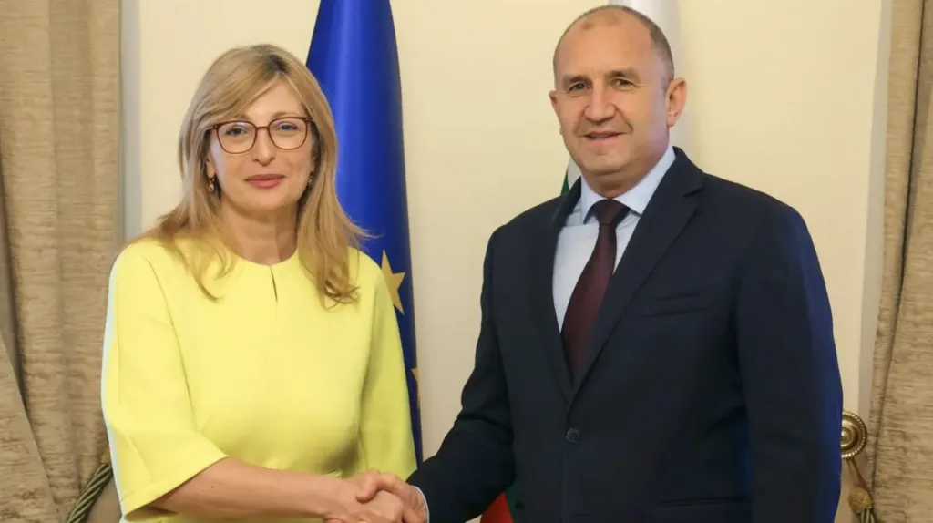 Премиерът Радев се срещна с еврокомисар Екатерина Захариева