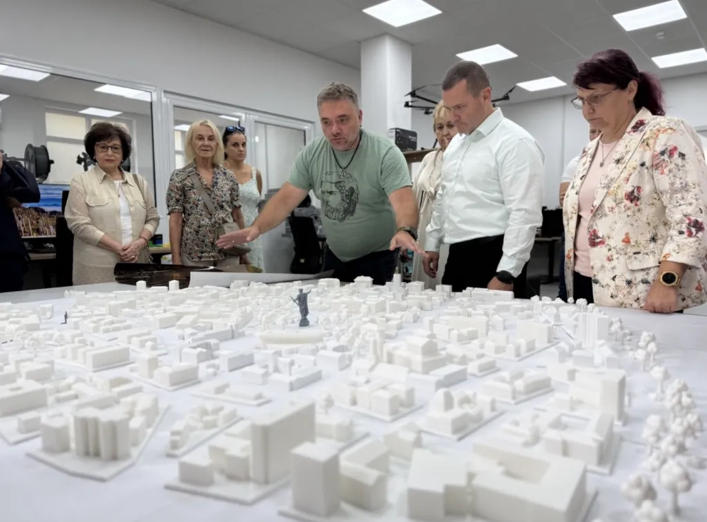 Пенчо Милков обсъди с експерти създаването на 3D макет на централната градска част на Русе