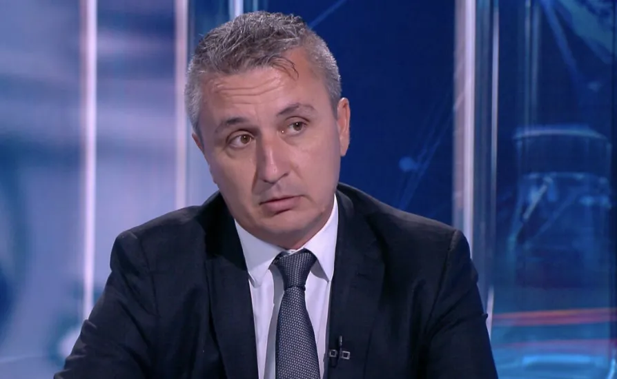 Александър Николов: Скоро литър бензин може да надхвърли 2 евро