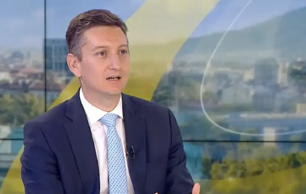 Иван Василев: Стотици политици са свързани с фирми, получили милиарди