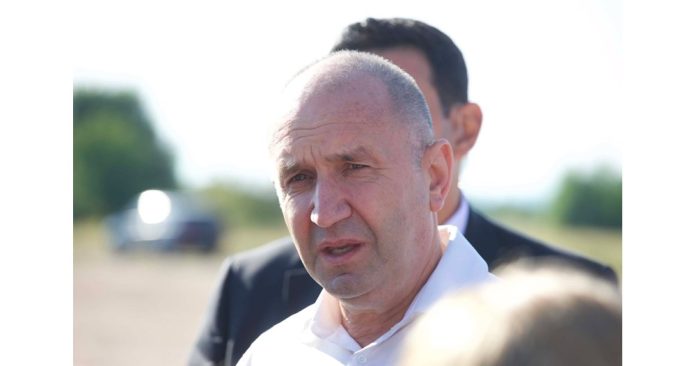 РУМЕН РАДЕВ Снимка: Георги Кюрпанов-Генк