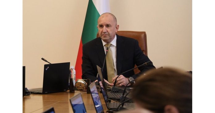 Румен Радев обяви управленската си програма на 96-ия ден, откакто е премиер. СНИМКА: Румяна Тонева Рокадите в кабинета на Румен Радев бяха 3, като всички досега са на зам.-министри. СНИМКА: Румяна Тонева