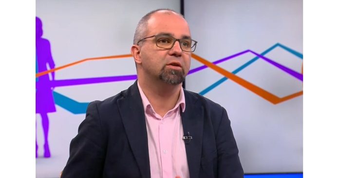 Първан Симеонов КАДЪР: NOVA