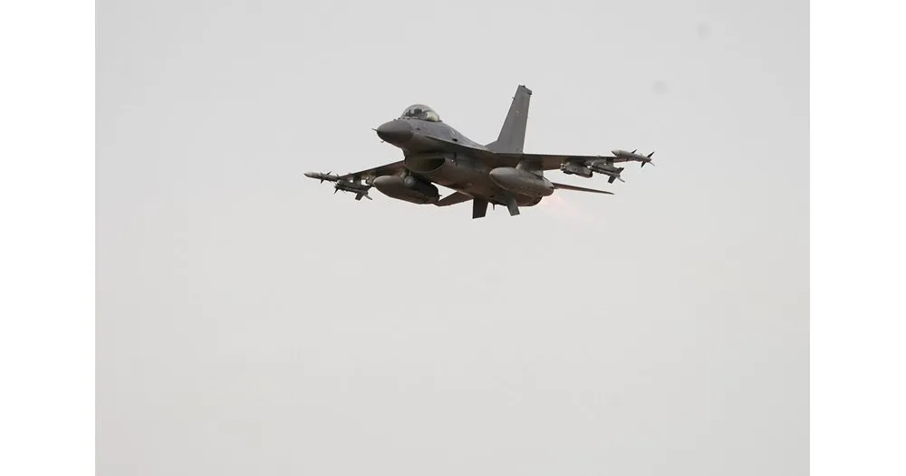 Румъния изпрати F-16 и хеликоптер заради дронови сигнали