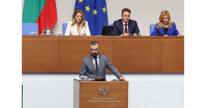 Шефът на образователната комисия в НС Димитър Здравков от 