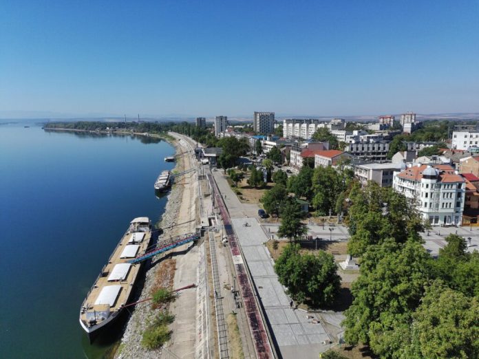 Дунав се покачи по почти целия български участък, най-много край Лом