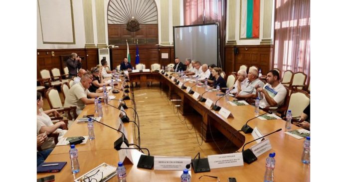 Заседание на Консултативния съвет по тютюна, проведено в Министерството на земеделието и храните (МЗХ). СНИМКА: МЗХ