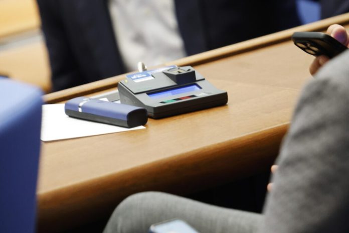 Парламентът подкрепи промени за женското участие в ръководствата