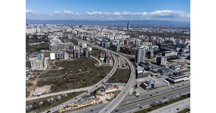 Разликата от цял процентен пункт при лихвите по ипотечните кредити е значителна и едно увеличение би представлявало голям риск. СНИМКА: ГЕОРГИ ПАЛЕЙКОВ