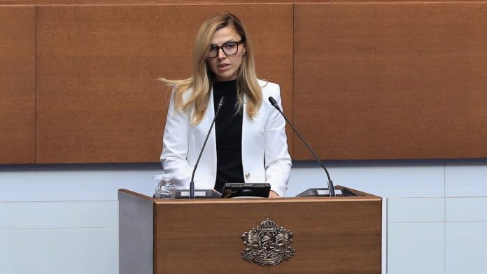 Позицията на България по санкциите срещу Русия в парламента