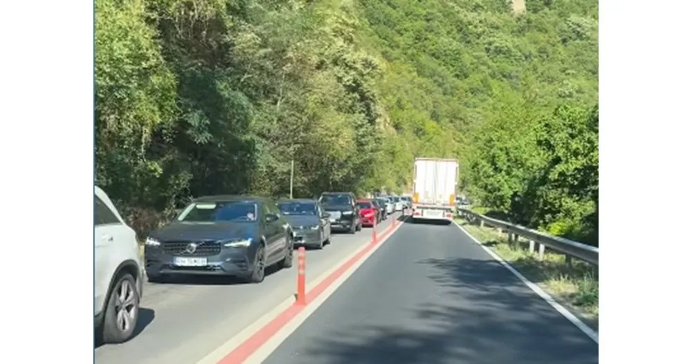 Скалната маса в Кресненското дефиле е почистена, трафикът е интензивен