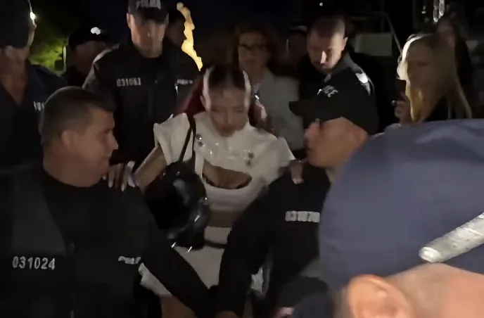 Истината за ескорта на DARA: Защо полиция я изведе след концерта за Деня на Варна