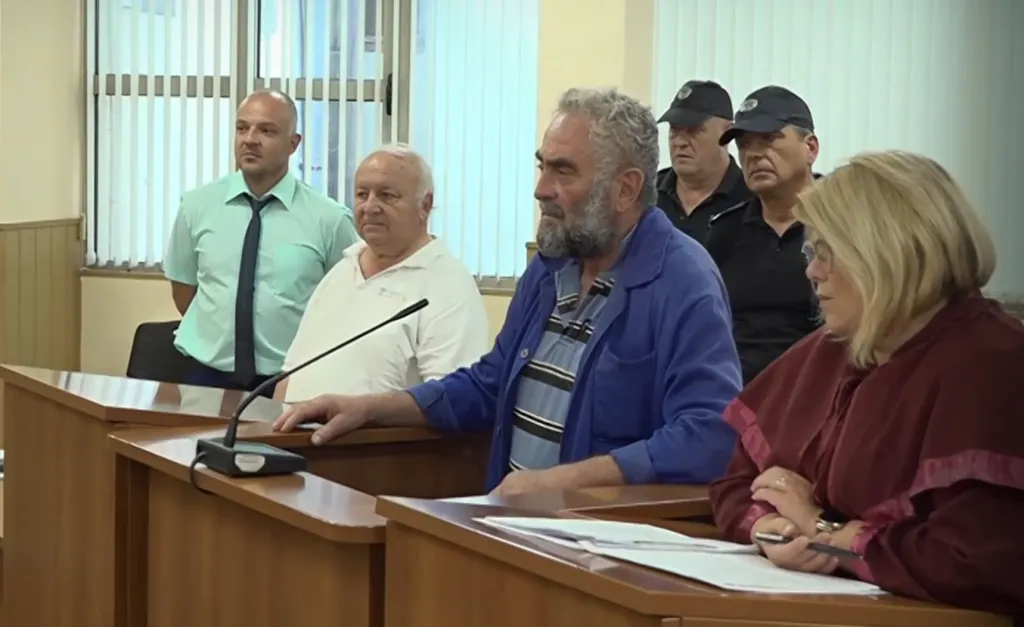 Съдът остави в ареста бившия полицай, обвинен за убийството на млад мъж в Съединение