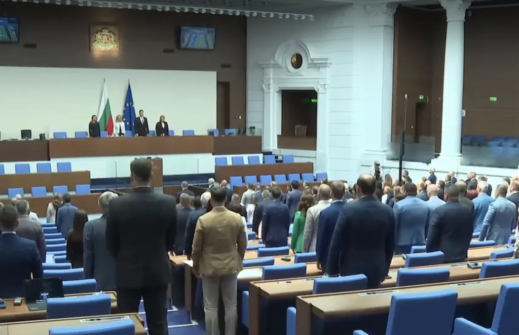 Депутатите се събраха на извънредно заседание