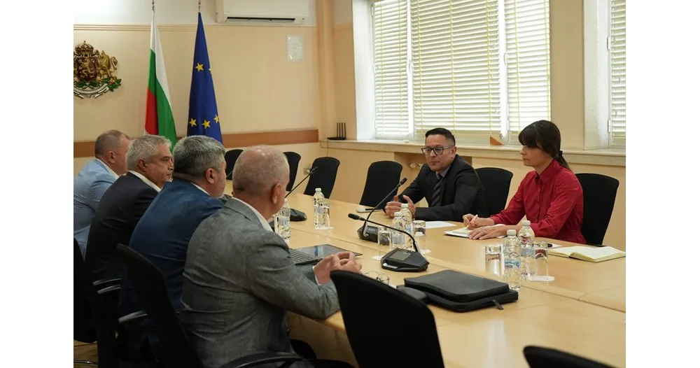 Пулев обсъди с бизнеса мерки за по-малка административна тежест