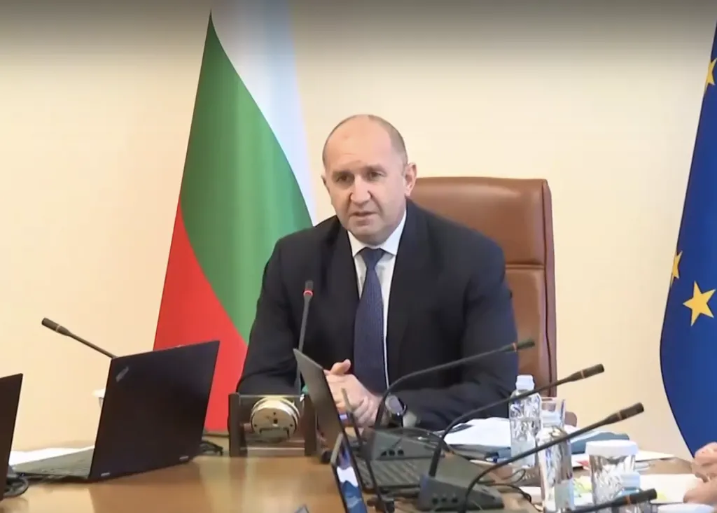 Кабинетът намалява 4 пъти продуктовите такси за електрическа и електронна техника