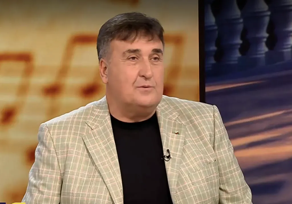 45 години на сцена не стигат за Веселин Маринов