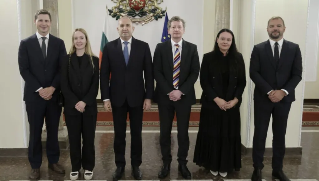 Румен Радев проведе среща за постигнатия от България напредък за излизане от „сивия списък“ за пране на пари
