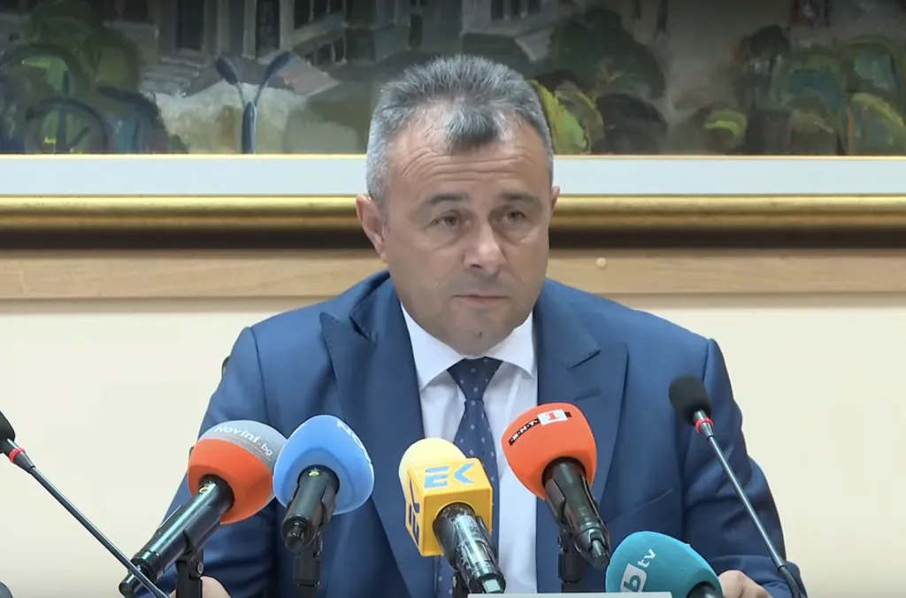 Трима задържани при разследване на измама в особено големи размери в София
